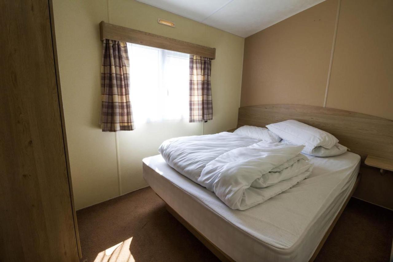 Superb 8 Berth Caravan Near Walton-On-The-Naze In Essex Ref 17175 Ngoại thất bức ảnh
