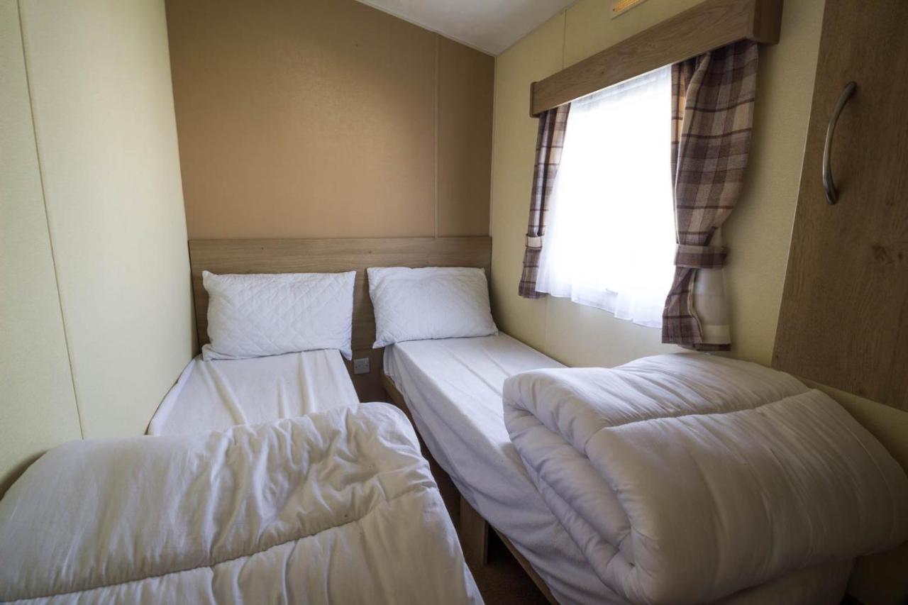 Superb 8 Berth Caravan Near Walton-On-The-Naze In Essex Ref 17175 Ngoại thất bức ảnh