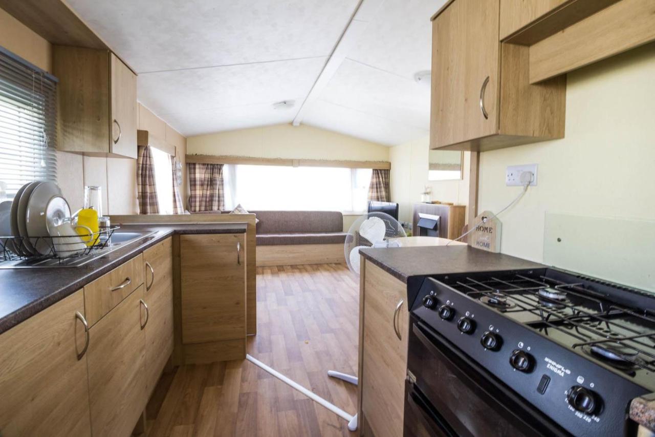 Superb 8 Berth Caravan Near Walton-On-The-Naze In Essex Ref 17175 Ngoại thất bức ảnh