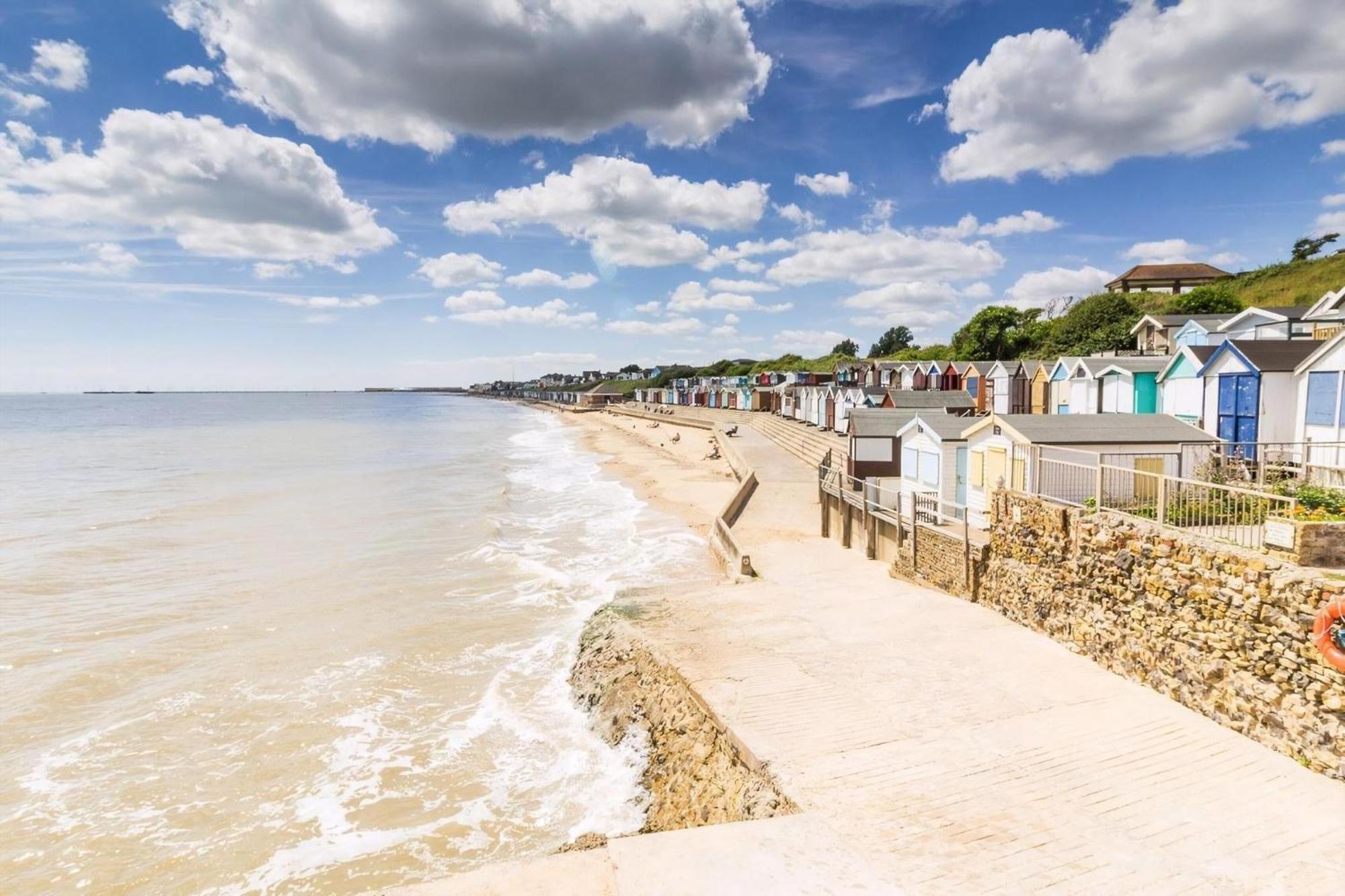 Superb 8 Berth Caravan Near Walton-On-The-Naze In Essex Ref 17175 Ngoại thất bức ảnh