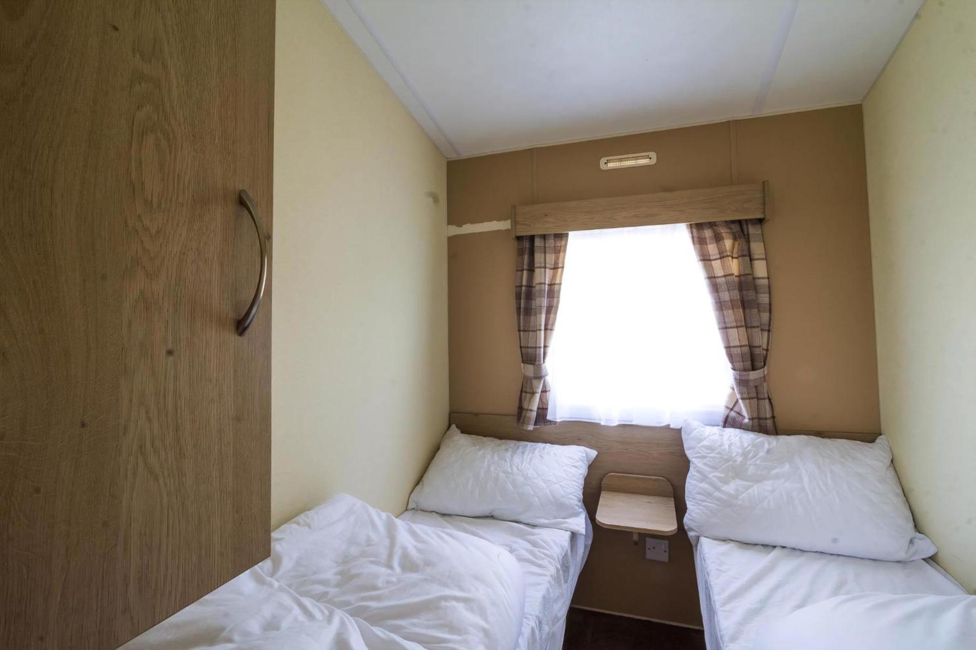 Superb 8 Berth Caravan Near Walton-On-The-Naze In Essex Ref 17175 Ngoại thất bức ảnh